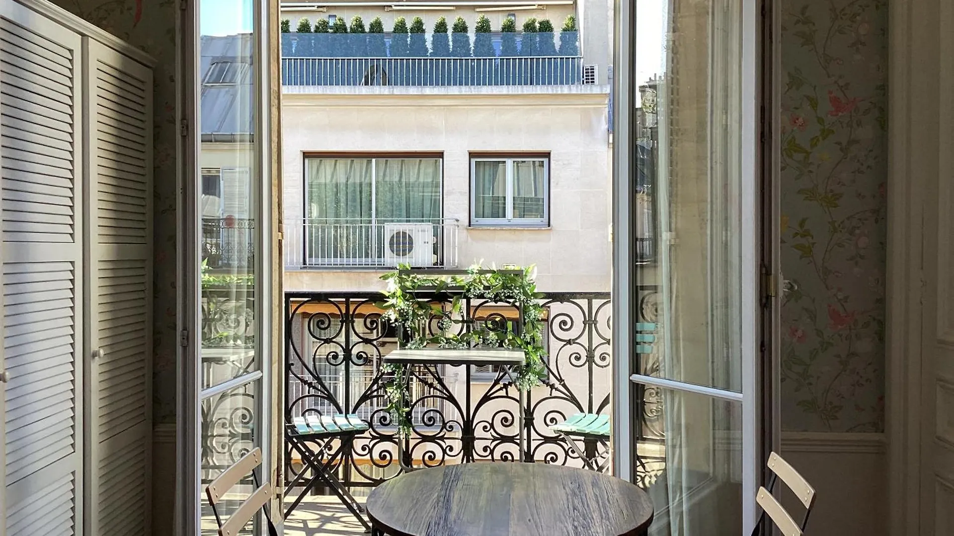 Quartier Champs-elysees * Paris