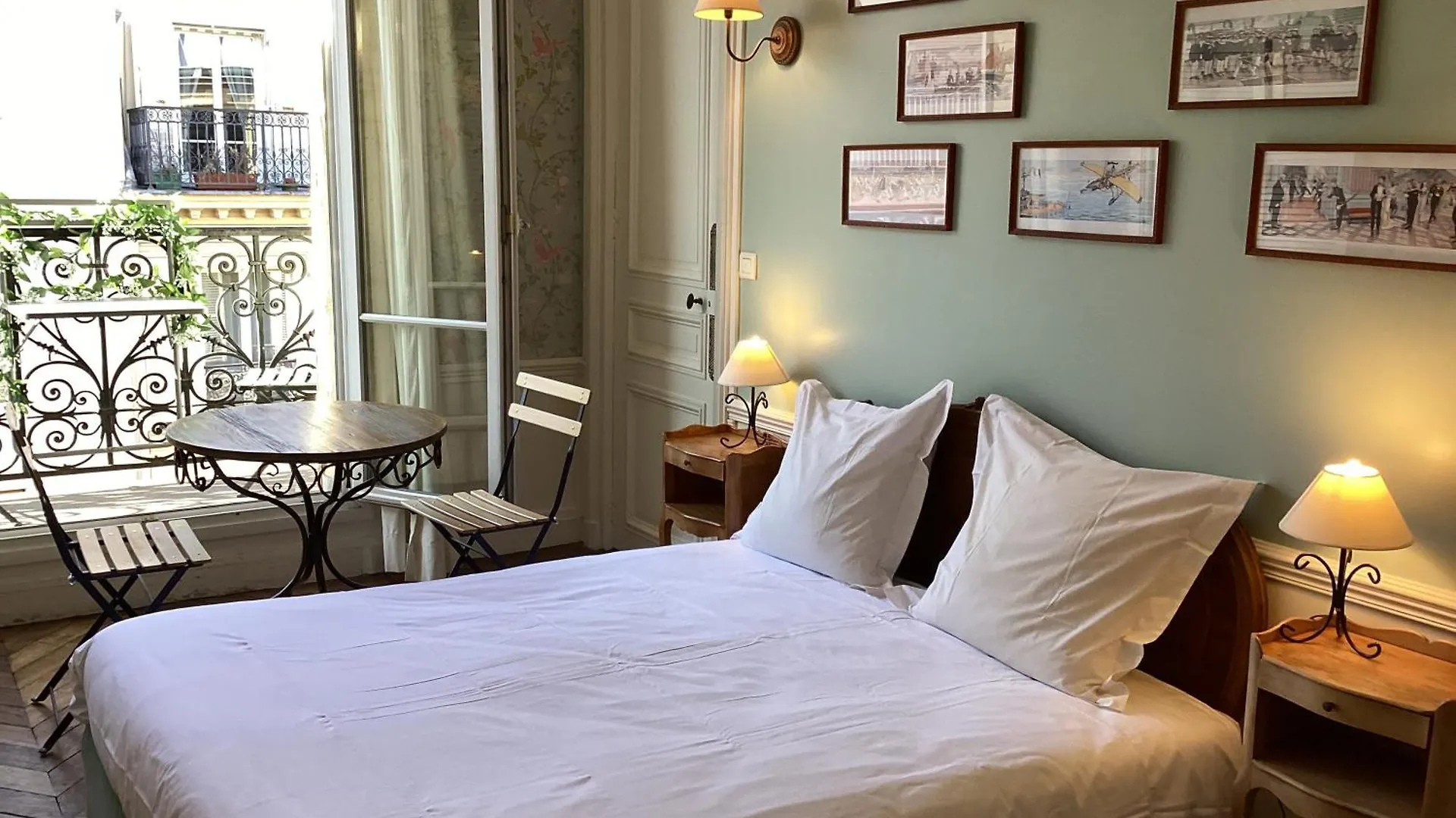Quartier Champs-elysees Bed & Breakfast Paris